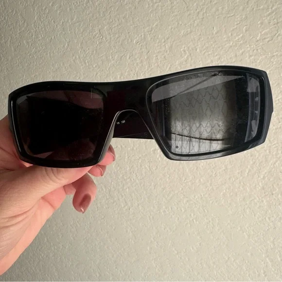 Oakley Gascan Black Silver Sunglasses - Picture 1 of 10